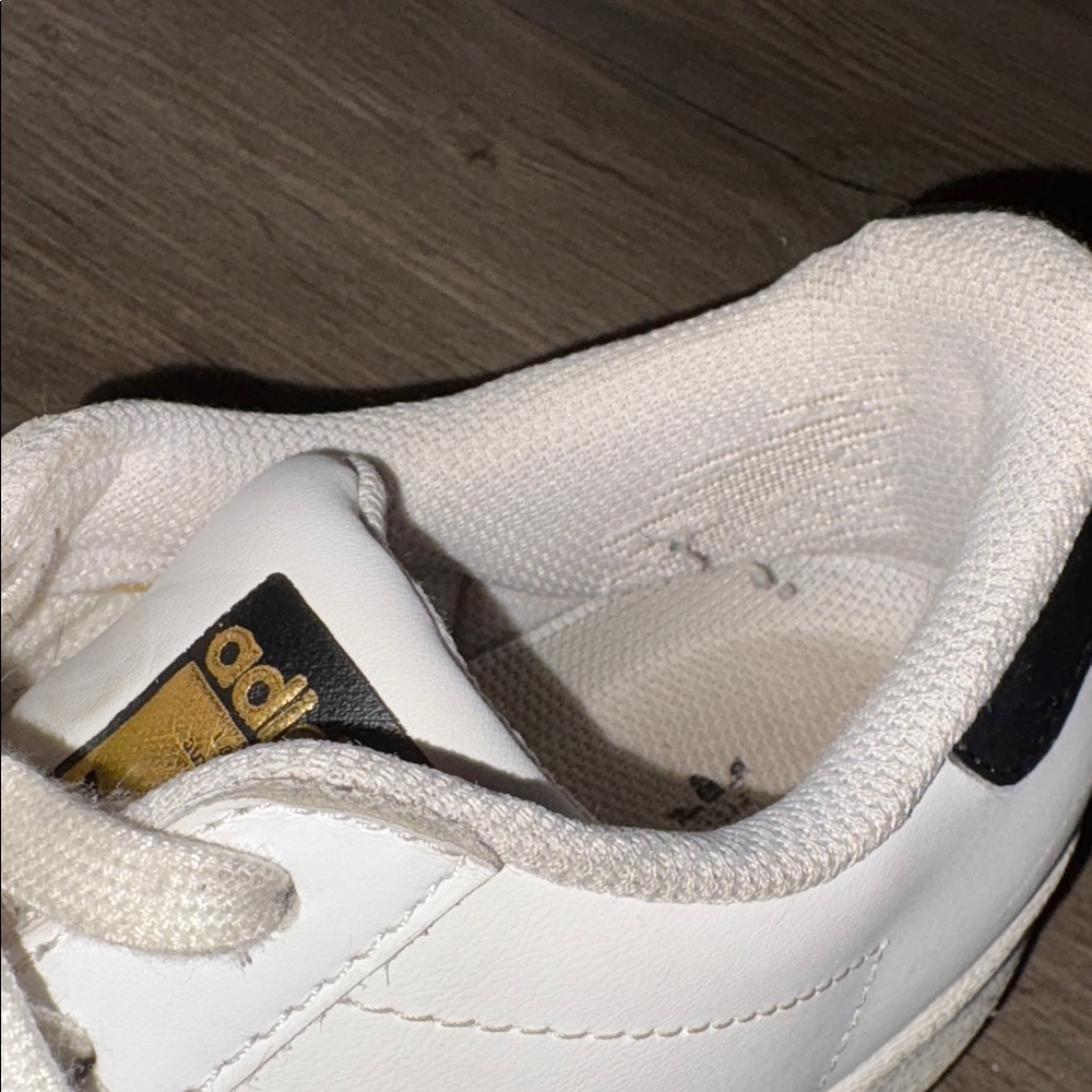 Adidas Superstars - Picture 5 of 10